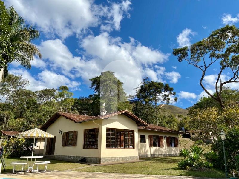 Casa para Alugar  à venda em Carangola, Petrópolis - RJ - Foto 1