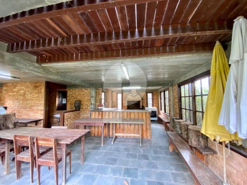 Casa para Alugar  à venda em Carangola, Petrópolis - RJ - Foto 15