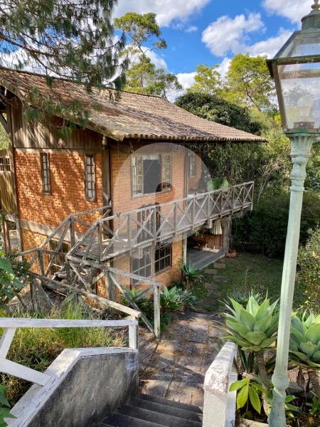 Casa para Alugar  à venda em Carangola, Petrópolis - RJ - Foto 16