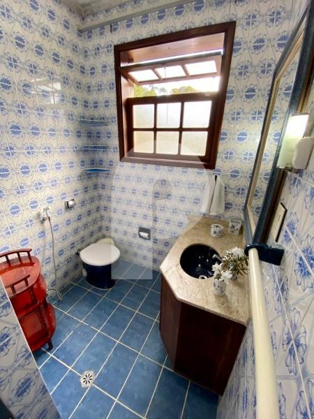 Casa para Alugar  à venda em Carangola, Petrópolis - RJ - Foto 13