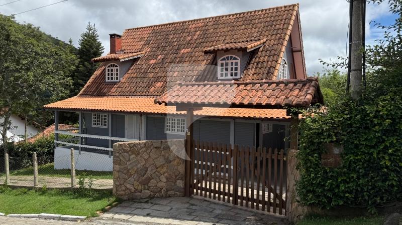 Casa à venda em Itaipava, Petrópolis - RJ - Foto 1