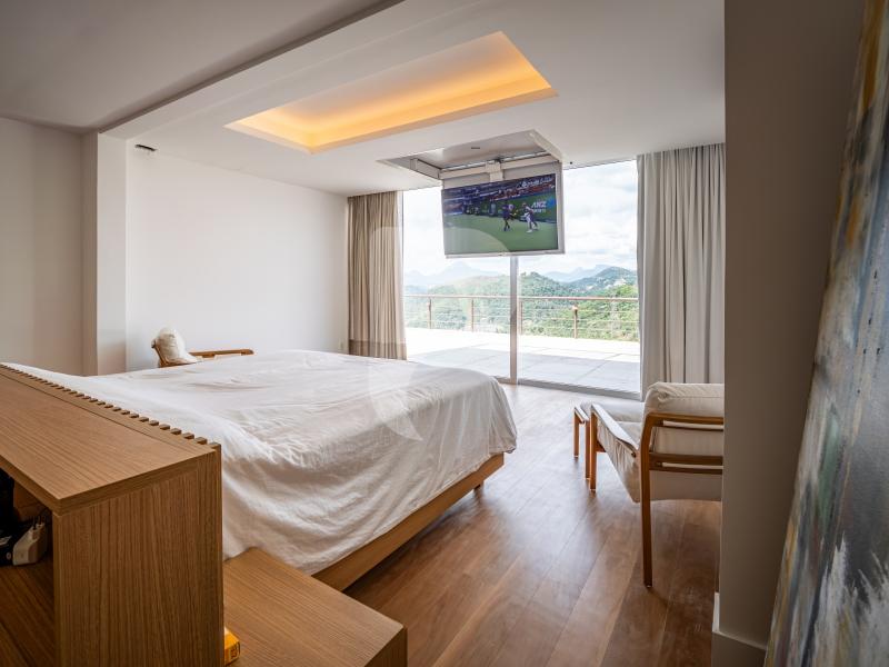 Casa - Petrópolis, Araras