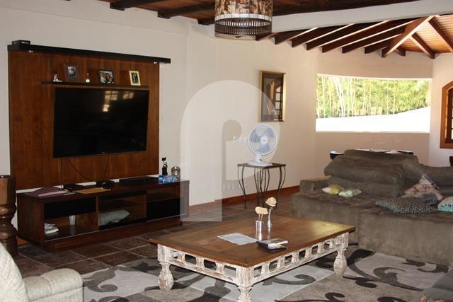 Casa para Alugar  à venda em Carangola, Petrópolis - RJ - Foto 7