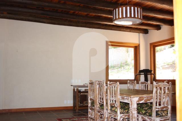 Casa para Alugar  à venda em Carangola, Petrópolis - RJ - Foto 10