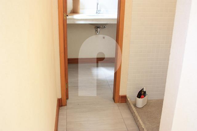 Casa para Alugar  à venda em Carangola, Petrópolis - RJ - Foto 24