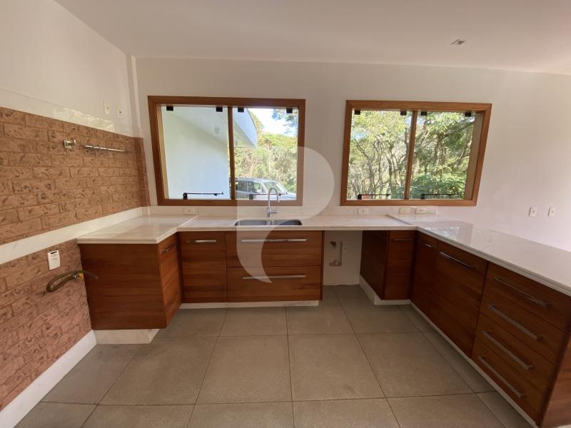 Casa para Alugar  à venda em Araras, Petrópolis - RJ - Foto 4