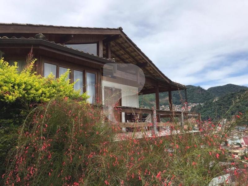 Casa à venda em Mosela, Petrópolis - RJ - Foto 1