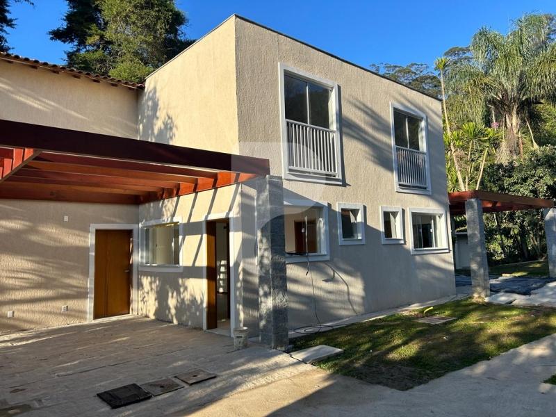 Casa à venda em Carangola, Petrópolis - RJ - Foto 1