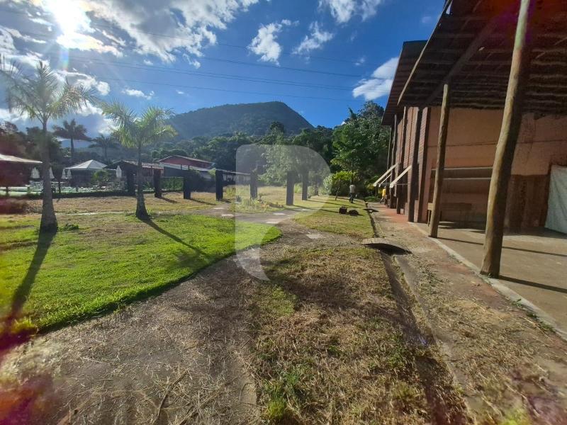 Casa Comercial - Petrópolis, Araras