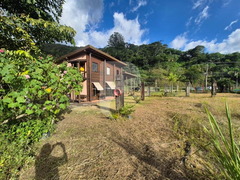 Casa Comercial - Petrópolis, Araras