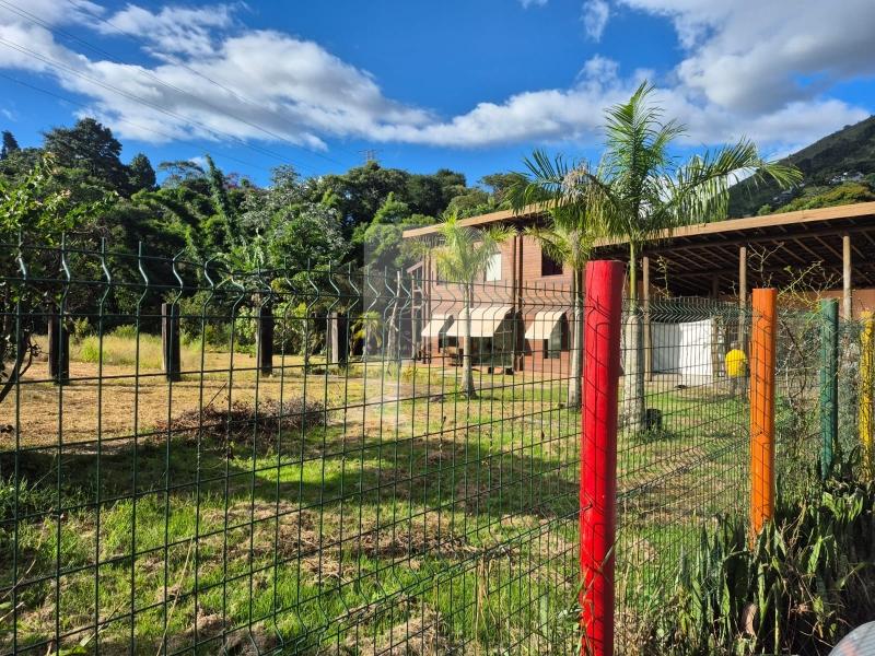 Casa Comercial - Petrópolis, Araras