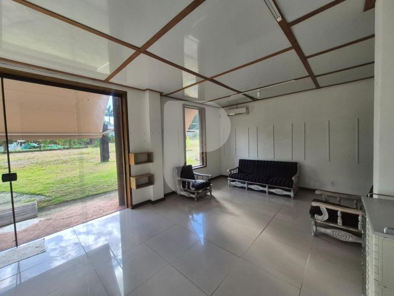 Casa Comercial - Petrópolis, Araras