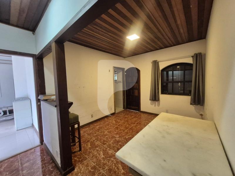 Casa Comercial - Petrópolis, Araras
