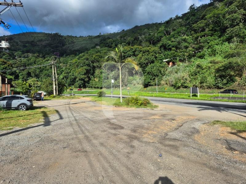 Casa Comercial - Petrópolis, Araras