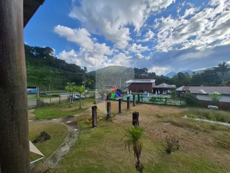 Casa Comercial - Petrópolis, Araras