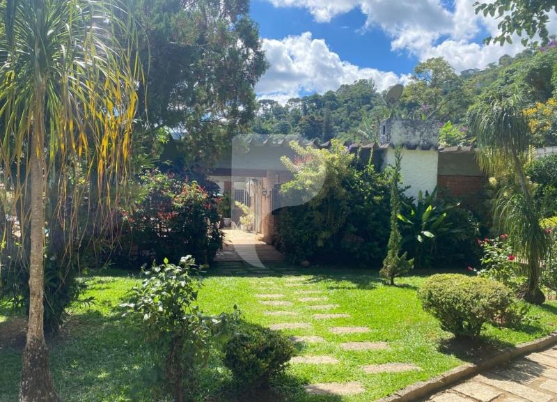 Casa à venda em Nogueira, Petrópolis - RJ