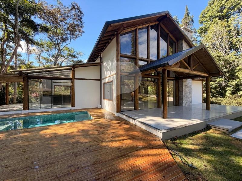 Casa à venda em Itaipava, Petrópolis - RJ - Foto 1