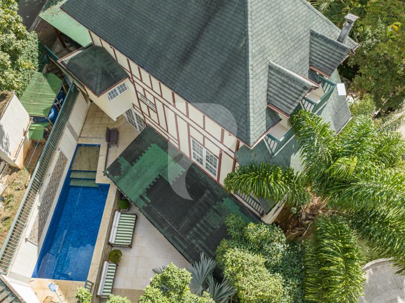 Casa à venda em Itaipava, Petrópolis - RJ